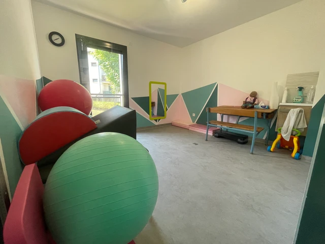 EVIAN - 1 Local disponible à la location pour professionnel travaillant auprès d'enfants uniquement (psychomotricienne, ergothérapeute, orthophoniste).